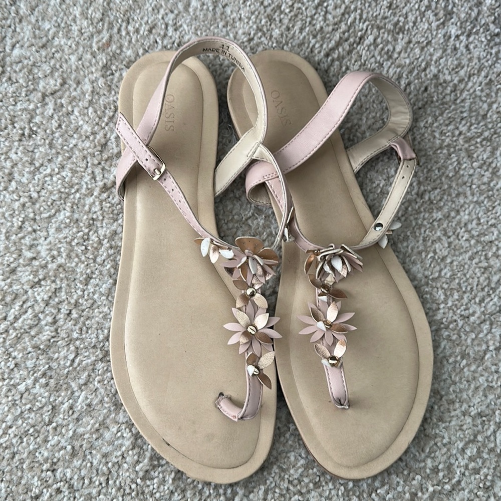Oasis Flower Sandals - US 11